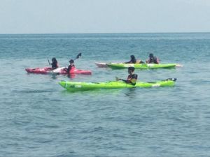 Siswa SMAN 28 Jakarta Ikuti Ekspedisi Kayak Pecahkan Rekor MURI di Danau Toba Siswa SMAN 28 Jakarta Ikuti Ekspedisi Kayak Pecahkan Rekor MURI di Danau Toba