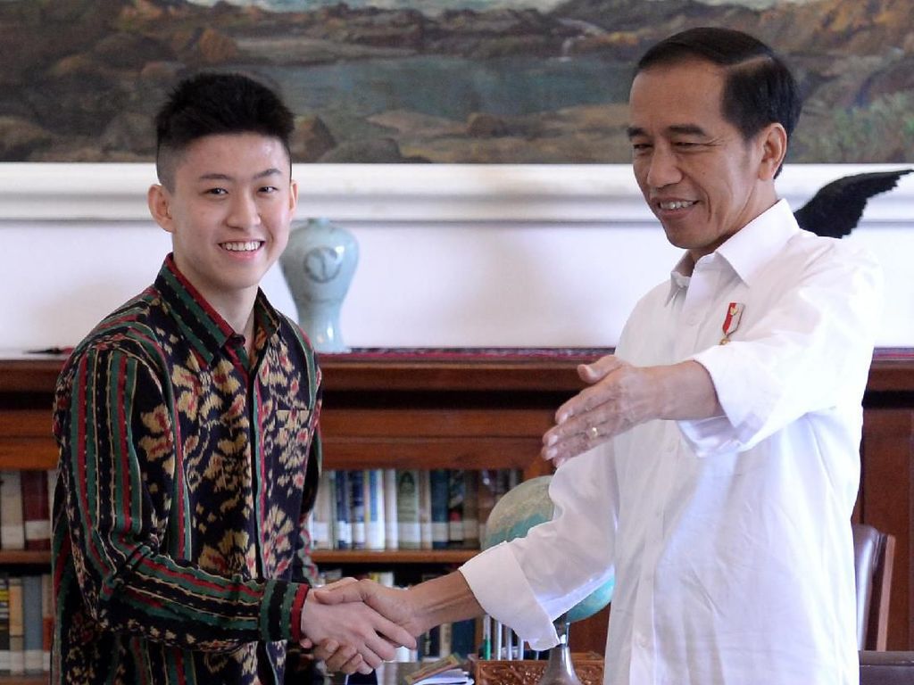 5 Fakta Rich Brian yang Tuai Kritikan Dino Patti Djalal 5 Fakta Rich Brian yang Tuai Kritikan Dino Patti Djalal