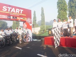TNI-Polri Bersama Ribuan Warga Mojokerto Rajut Persaudaraan dengan Funbike