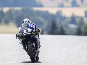 Maverick Vinales Susah Payah Rebut Posisi Dua Maverick Vinales Susah Payah Rebut Posisi Dua