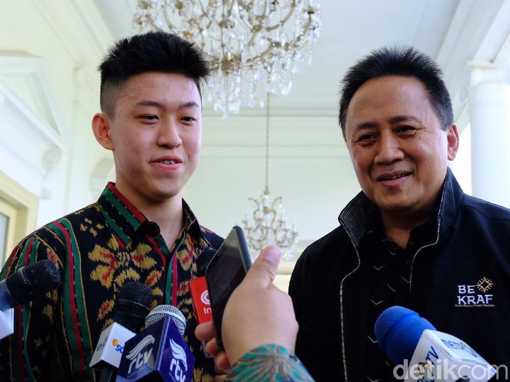 Triawan Munaf Tanggapi Kritik Dino Patti Djalal untuk Rich Brian Triawan Munaf Tanggapi Kritik Dino Patti Djalal untuk Rich Brian