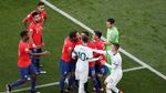 Pertikaian Messi dan Medel yang Berujung Kartu Merah
