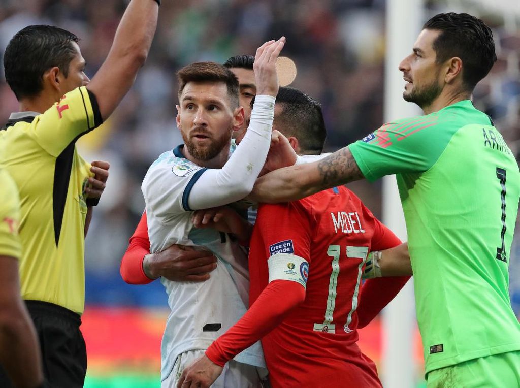 Tuding Korupsi dan Atur Brasil Juara Copa America, Messi Bisa Dihukum 2 Tahun Tuding Korupsi dan Atur Brasil Juara Copa America, Messi Bisa Dihukum 2 Tahun