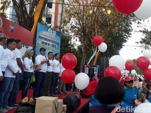 Senam Bersama, Cara Polres Ajak Warga Lamongan Move On Usai Pilpres Senam Bersama, Cara Polres Ajak Warga Lamongan Move On Usai Pilpres