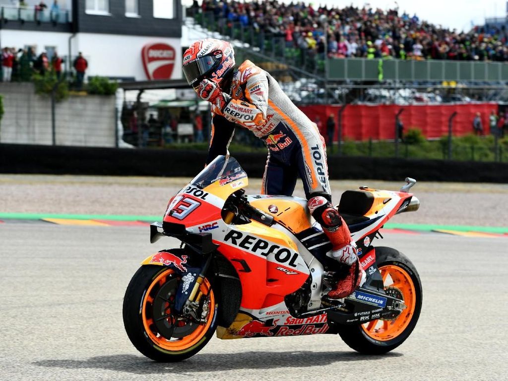 Cuma Marc Marquez yang Bisa Taklukkan Honda RC213V Cuma Marc Marquez yang Bisa Taklukkan Honda RC213V