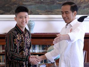 Momen Rich Brian Diperlihatkan Kambing dan Domba Milik Jokowi Momen Rich Brian Diperlihatkan Kambing dan Domba Milik Jokowi