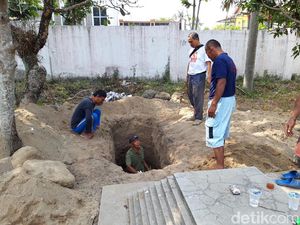 Bakal Makam untuk Sutopo Purwo Nugroho Sudah Selesai Digali Bakal Makam untuk Sutopo Purwo Nugroho Sudah Selesai Digali