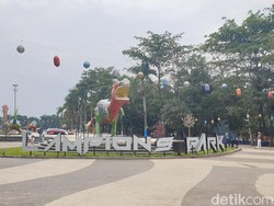 Jalan-jalan Santai ke Taman Lampion Tegalega Bandung