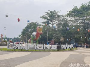 Jalan-jalan Santai ke Taman Lampion Tegalega Bandung Jalan-jalan Santai ke Taman Lampion Tegalega Bandung