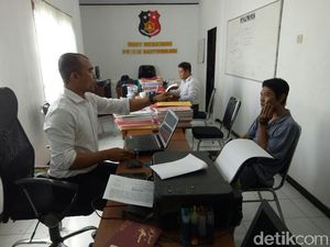 Pencuri Mobil di Banyuwangi yang Videonya Viral Bersikap Aneh Saat Diperiksa Pencuri Mobil di Banyuwangi yang Videonya Viral Bersikap Aneh Saat Diperiksa