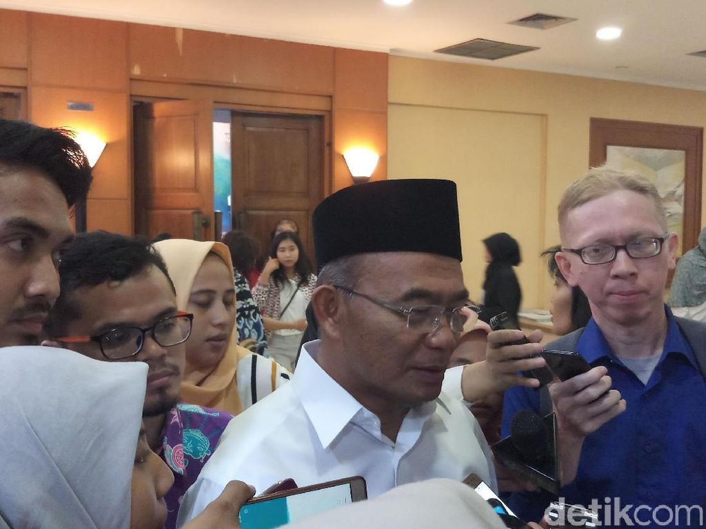 Mendikbud Akui Tahu Ada Jual-Beli Kursi di PPDB Mendikbud Akui Tahu Ada Jual-Beli Kursi di PPDB
