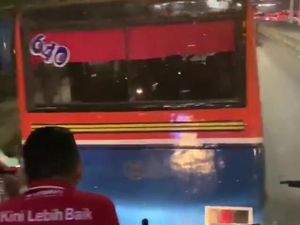Metromini yang Adang TransJakarta di Pasar Minggu Dilarang Beroperasi Metromini yang Adang TransJakarta di Pasar Minggu Dilarang Beroperasi