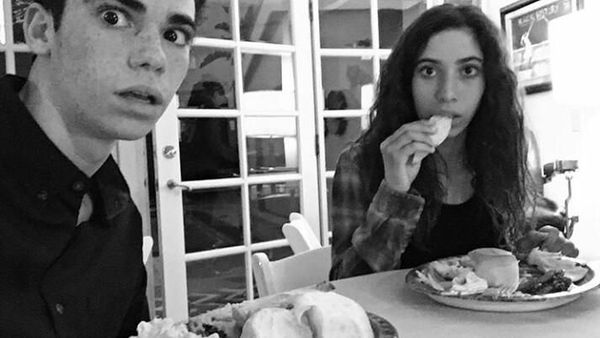 Mengenang Kepergian Cameron Boyce yang Suka Makan Bareng Keluarga dan Sahabat