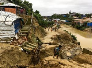 Bangladesh Relokasi Pengungsi Rohingya ke Pulau Rawan Banjir Bulan Depan