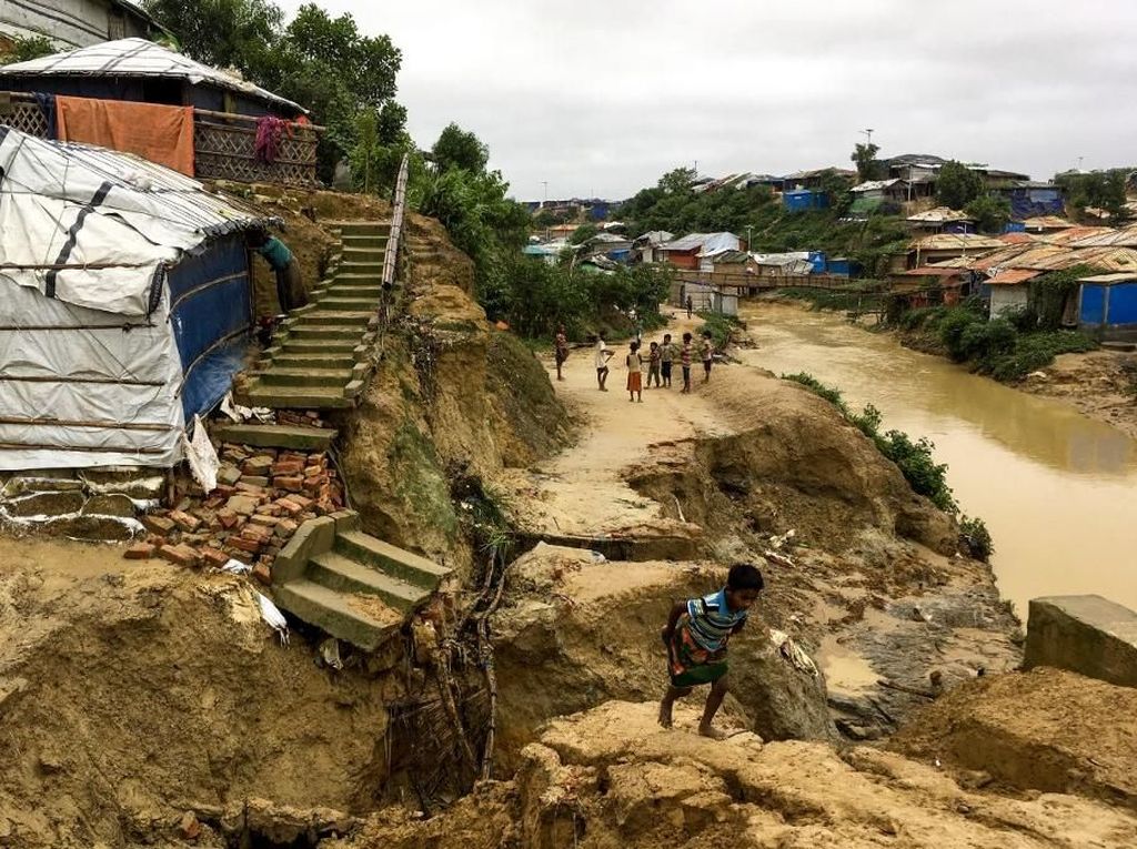 AS Larang Masuk Panglima Militer Myanmar Terkait Pembersihan Etnis Rohingya AS Larang Masuk Panglima Militer Myanmar Terkait Pembersihan Etnis Rohingya