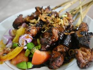 Makan Siang di Jatinegara, Ada Sate Kambing hingga Makanan Vegan yang Sehat