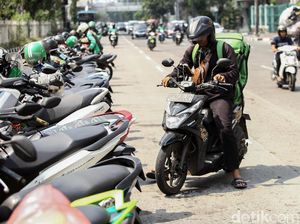 Komunitas Ojol Tolak Ide Ganjil Genap untuk Sepeda Motor Komunitas Ojol Tolak Ide Ganjil Genap untuk Sepeda Motor