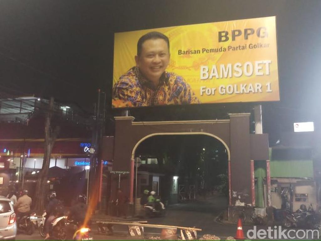 Jelang Munas, Beringin Memanas Jelang Munas, Beringin Memanas