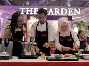 Serunya Ketika Ibu-ibu Ikut Pelatihan Memasak Serunya Ketika Ibu-ibu Ikut Pelatihan Memasak