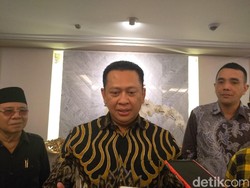 Ketua DPR Minta Kemenhub Periksa Total KM Sembilang yang Terbakar di Karimun