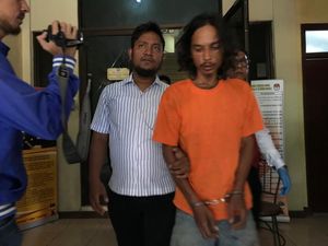 Aksi Keji Anton Gorok Istri karena Ajakan Bercinta Tak Dipenuhi Aksi Keji Anton Gorok Istri karena Ajakan Bercinta Tak Dipenuhi