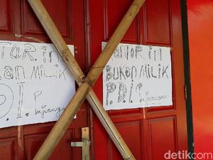 Penyegel Kantor DPC PDIP Kota Pasuruan Ancam Ambil Gedung