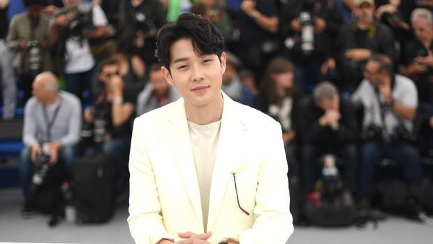 South Korean actor Choi Woo-shik poses during a photocall for the film 