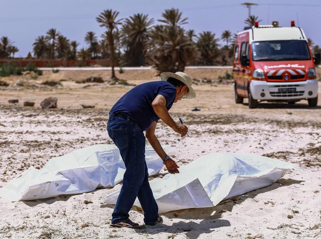 Kapal Imigran Tenggelam di Tunisia, Jenazah Wanita Hamil dan Balita Ditemukan Kapal Imigran Tenggelam di Tunisia, Jenazah Wanita Hamil dan Balita Ditemukan