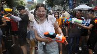 Antusias Warga Korsel Perang Pistol Air Sambut Musim Panas