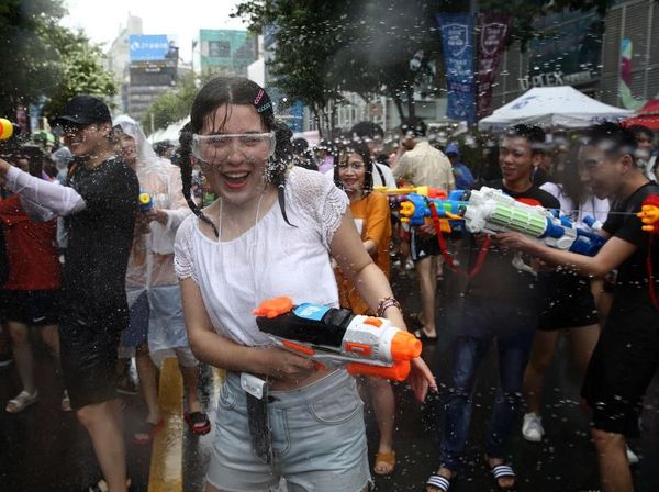 Antusias Warga Korsel Perang Pistol Air Sambut Musim Panas