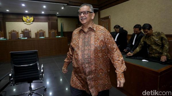 Ekspresi Sofyan Basir Saat Eksepsinya Ditolak Hakim