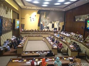 KPU-Bawaslu Rapat dengan DPR, Bahas Tahapan Pilkada Serentak 2020