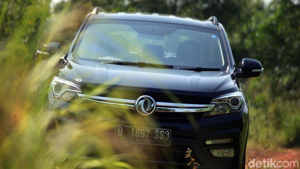 DFSK Glory 560 Siap Saingi Toyota Rush