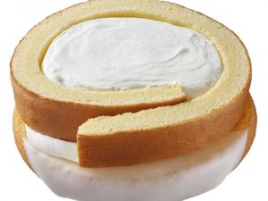 Ini Ronut, Donat dengan Lapisan Irisan Cake yang Legit Ini Ronut, Donat dengan Lapisan Irisan Cake yang Legit