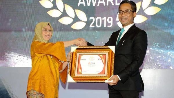 BNI Raih Penghargaan Bank BUMN Terbaik