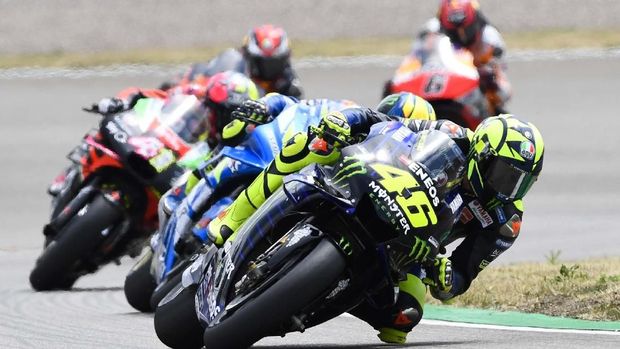 Rossi mengatakan Yamaha harus mencari cara agar bisa kembali kencang. (