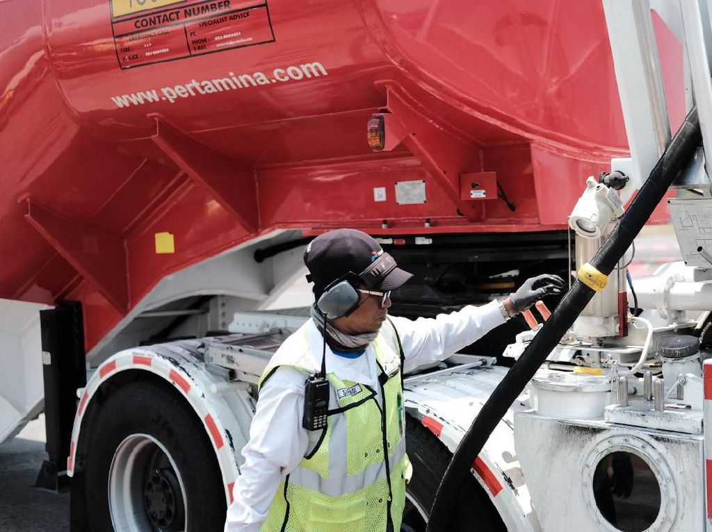 Pertamina Pasok 2.300 KL Avtur untuk Penerbangan Haji di Kalimantan Pertamina Pasok 2.300 KL Avtur untuk Penerbangan Haji di Kalimantan
