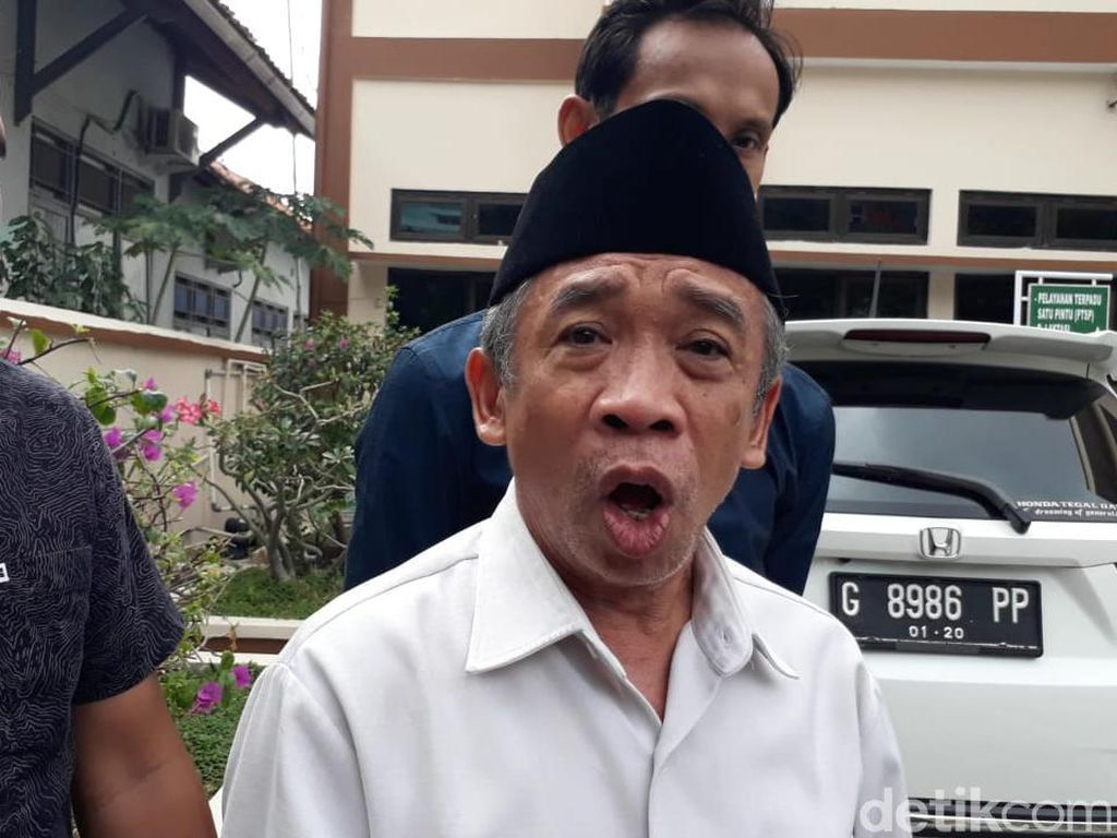 Qomar Masih Menolak Dibui 17 Bulan Karena Memalsukan SKL Doktor Qomar Masih Menolak Dibui 17 Bulan Karena Memalsukan SKL Doktor