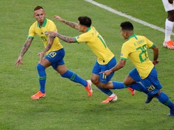 Everton sendiri menjadi top skor turnamen dengan tiga gol. REUTERS/Sergio Moraes.