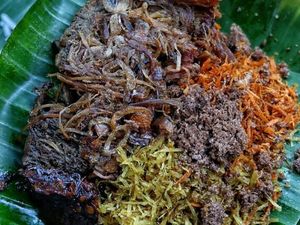 Uenak Poll! Nasi Becek dan Nasi Tempong Khas Jawa Timur Uenak Poll! Nasi Becek dan Nasi Tempong Khas Jawa Timur