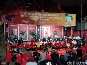 Tolak Hasil Konfercab, 28 PAC PDIP Surabaya Gelar Mimbar Bebas Tolak Hasil Konfercab, 28 PAC PDIP Surabaya Gelar Mimbar Bebas