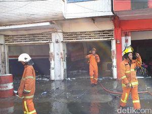 Kebakaran Toko Sepeda dan Bengkel Diduga Karena Korsleting