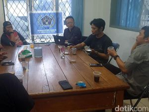 Raperda KIP Sukabumi Tuai Protes, LSM Dilegalkan Melakukan Peliputan Raperda KIP Sukabumi Tuai Protes, LSM Dilegalkan Melakukan Peliputan