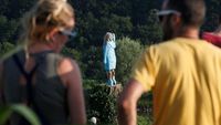 Foto: Wujud Patung Kayu Melania Trump yang Bikin Publik Bingung