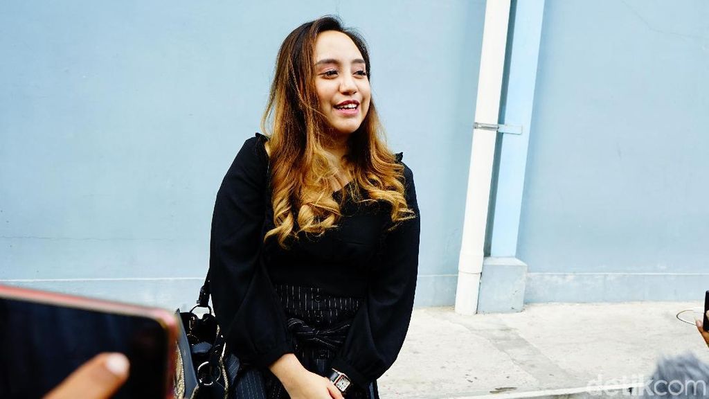 Salmafina Sunan, Mikha Tambayong, Camila Cabello hingga Shay Mitchell Salmafina Sunan, Mikha Tambayong, Camila Cabello hingga Shay Mitchell