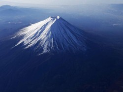 Mendaki Sambil Live-streaming di Gunung Fuji, Pendaki Hilang Usai Terjatuh