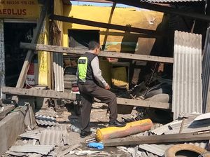 Tukang Tambal Ban di Nganjuk Tewas Saat Kompresornya Meledak Tukang Tambal Ban di Nganjuk Tewas Saat Kompresornya Meledak
