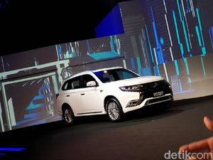 Mitsubishi Outlander PHEV Juga Bisa Jadi Powerbank Mitsubishi Outlander PHEV Juga Bisa Jadi Powerbank