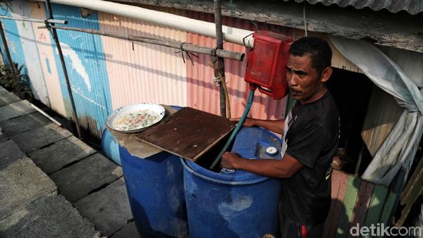 Melihat Kehidupan Warga Kampung Penadah Hujan Saat Kemarau