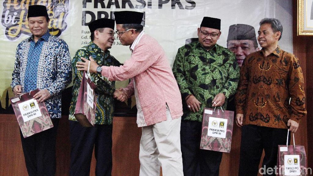Sohibul, HNW hingga Jazuli Hadiri Halal Bihalal Fraksi PKS Sohibul, HNW hingga Jazuli Hadiri Halal Bihalal Fraksi PKS
